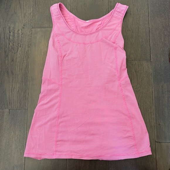 Lululemon Run: Stay On Course Tank
Paris Pink White Microstripe ptp: 30 “ - Picture 4 of 6